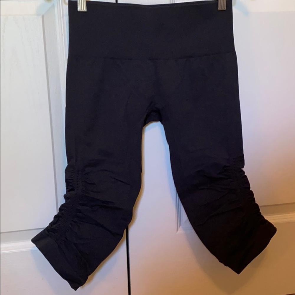 Lululemon In The Flow Crop II Size 6